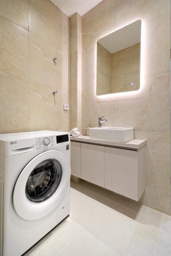 Delight In Pagrati Apartment