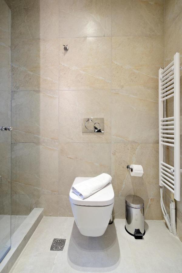 Delight In Pagrati Apartment